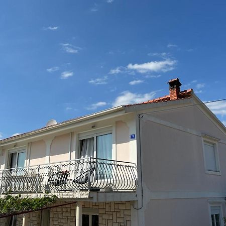 Apartments Tino & Leon Sukošan Exteriör bild